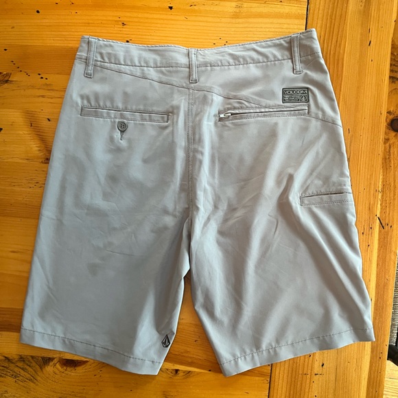 Volcom shorts - Picture 2 of 2